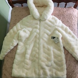 NWT Liz Claiborne Faux Fur Coat Cream/Ivory XL